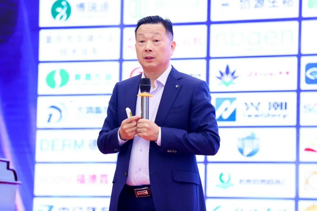 熱烈祝賀|武漢金龍集團(tuán)副董事長王軍獲評正高級經(jīng)濟(jì)師職稱